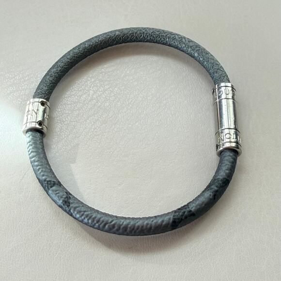 MINT Louis Vuitton Mens Grey Leather Silver Monogram Split Bracelet - Picture 4 of 9